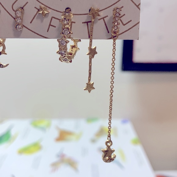 Urban Outfitters Gold Earrings Set - Picture 3 of 4